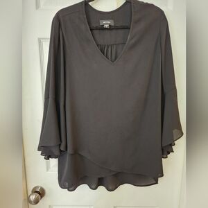 Karen Kane Women's Gray V-Neck Top